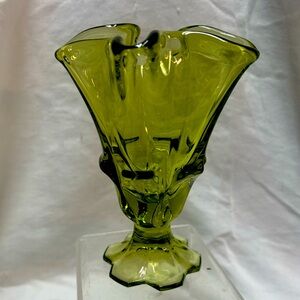 Fenton Valencia Swung Handkerchief Glass Vase Colonial Avocado Green 6" Tall